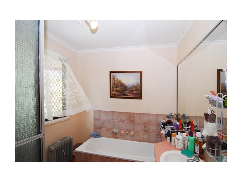 1 Clover Court, Regents Park QLD 4118