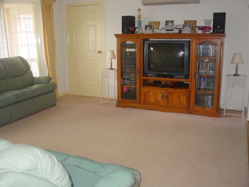 32 Indica Crescent, Regents Park QLD 4118