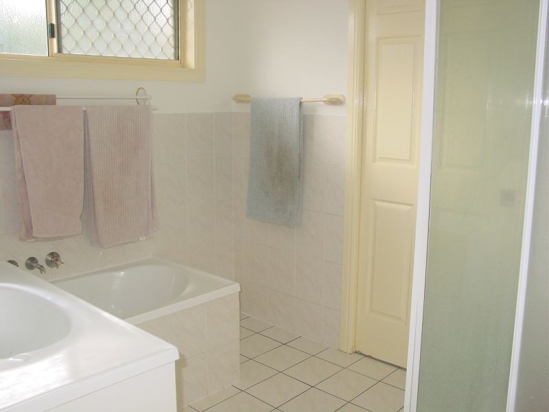 32 Indica Crescent, Regents Park QLD 4118