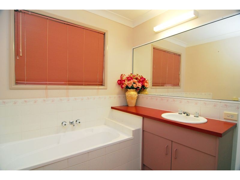 141 Merluna Road, Park Ridge South QLD 4125