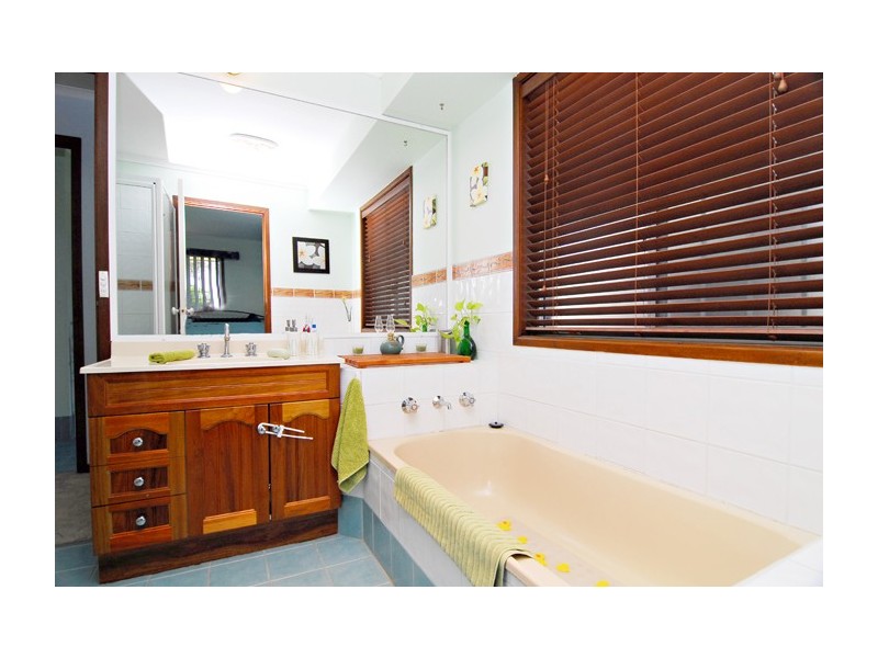 18 Lollard Street, Hillcrest QLD 4118