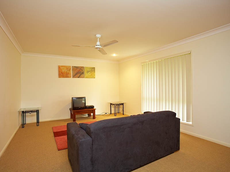 7 Barber Court, Waterford QLD 4133