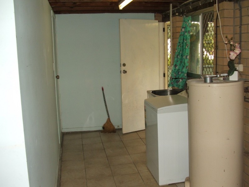98 Ewing Road, Logan Central QLD 4114