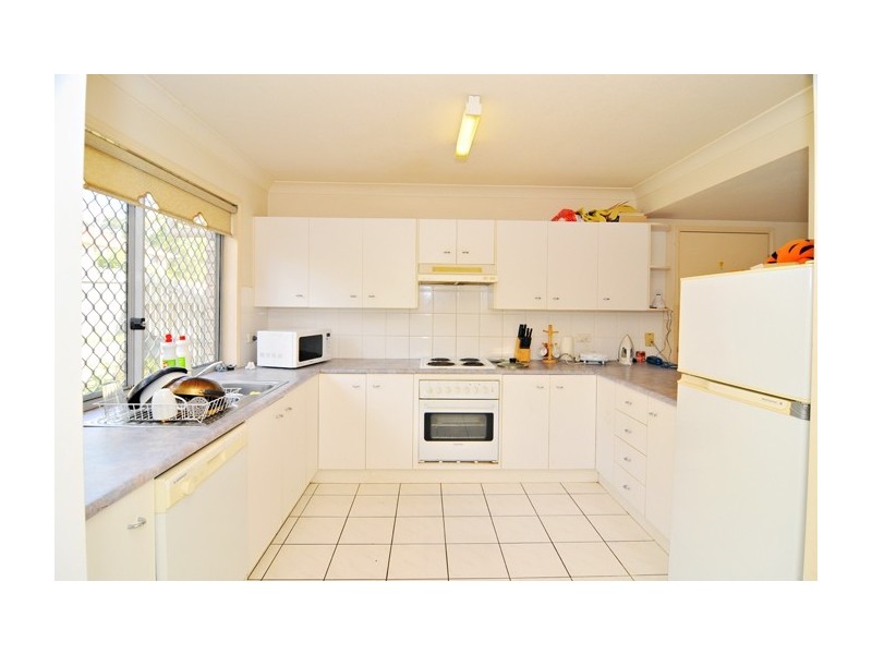 16/10 Lawrence Close, Robertson QLD 4109