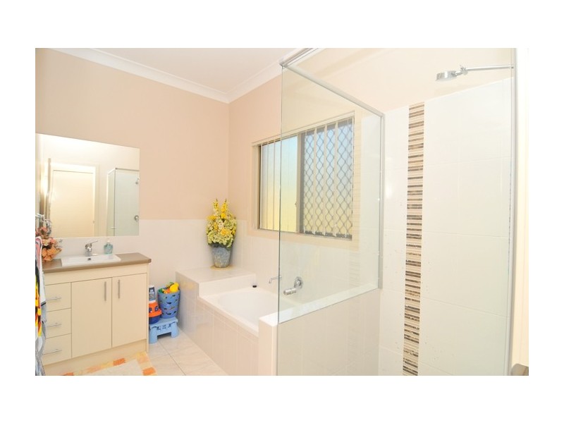 24 Carnarvon Court, Waterford QLD 4133