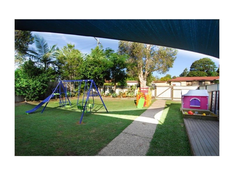 40 Regency Drive, Regents Park QLD 4118