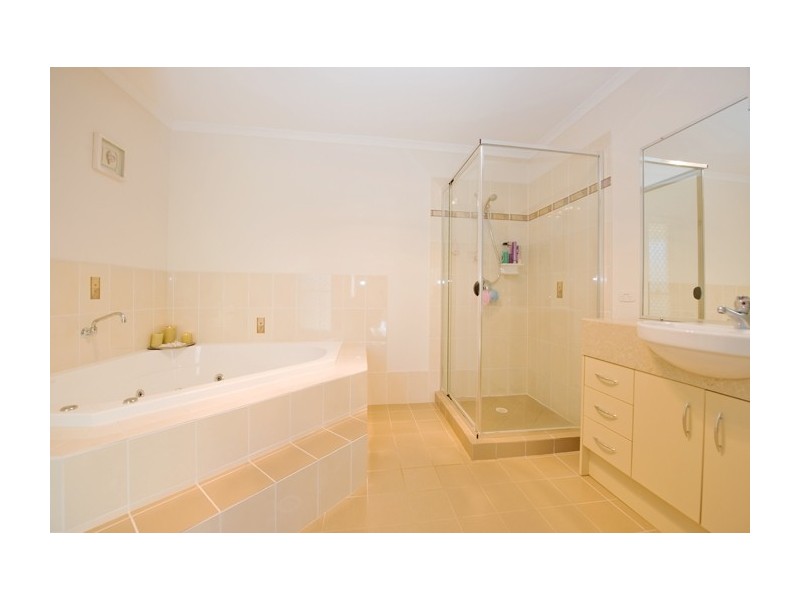 128 Spinebill Drive, Greenbank QLD 4124