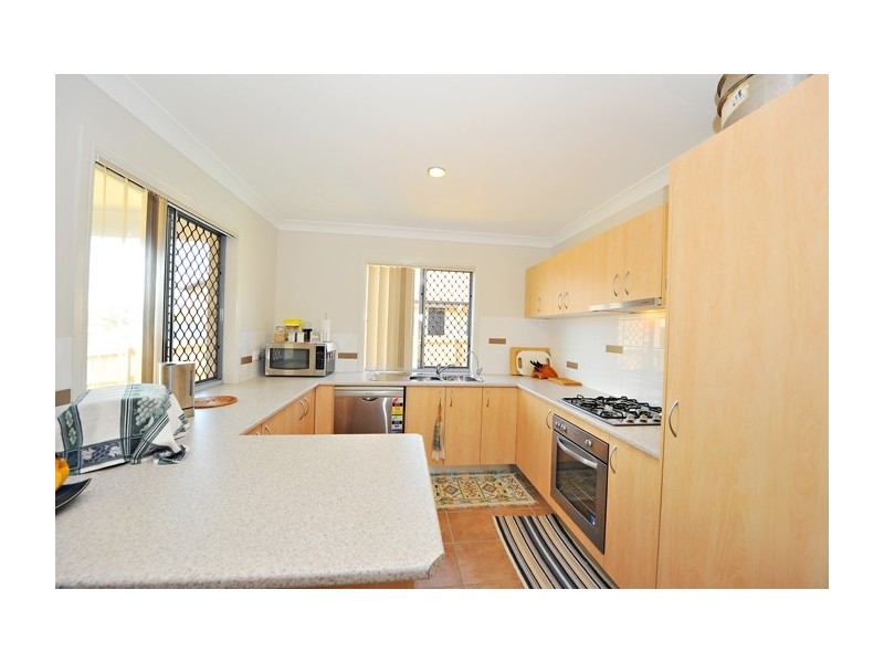 2 Treeview Lane, Springfield Lakes QLD 4300