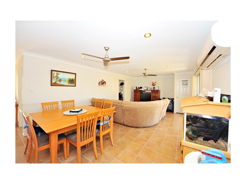2 Treeview Lane, Springfield Lakes QLD 4300