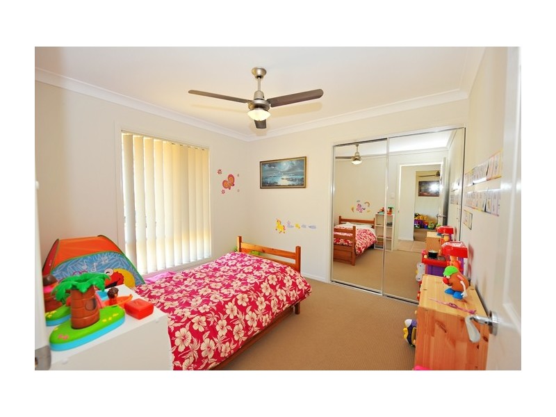 2 Treeview Lane, Springfield Lakes QLD 4300