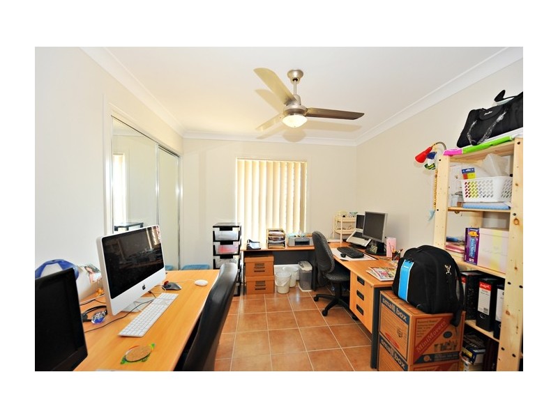 2 Treeview Lane, Springfield Lakes QLD 4300