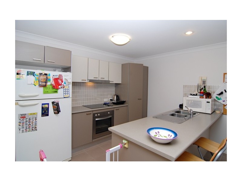 12 Sunrise Crescent, Regents Park QLD 4118