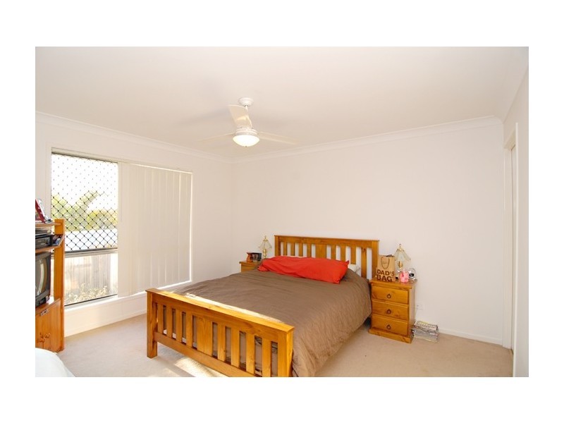 12 Sunrise Crescent, Regents Park QLD 4118