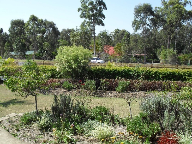 351-353 Equestrian Drive, New Beith QLD 4124