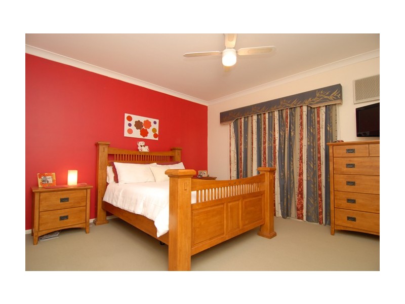4 Diamondy Close, Forest Lake QLD 4078