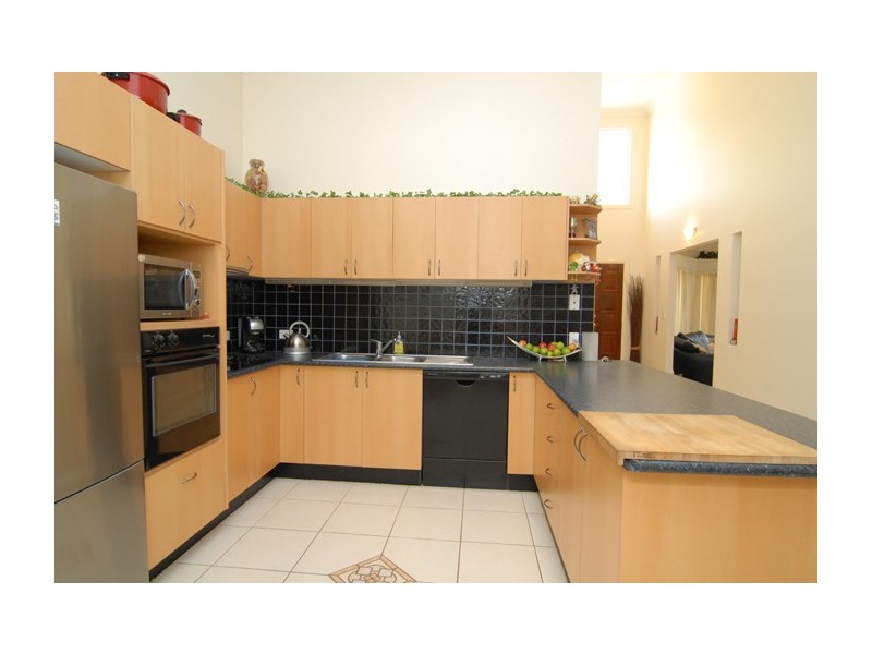 4 Diamondy Close, Forest Lake QLD 4078