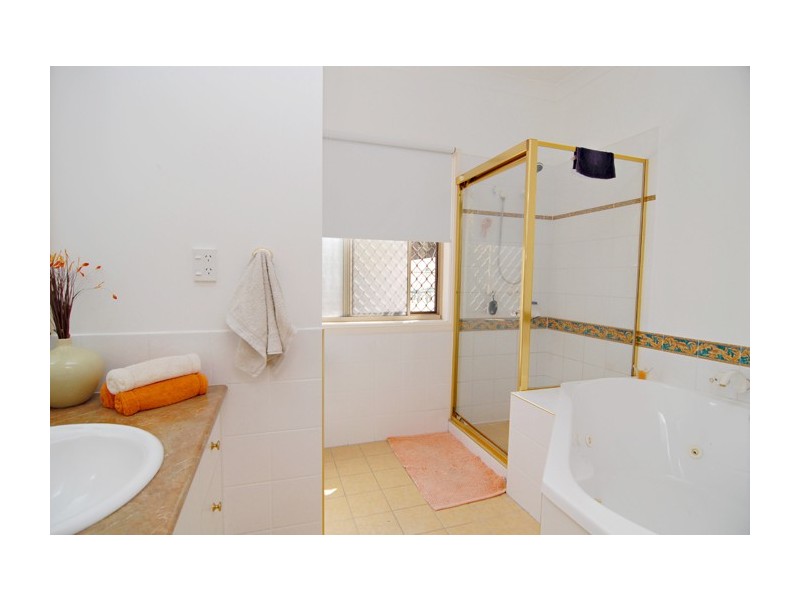 4 Diamondy Close, Forest Lake QLD 4078