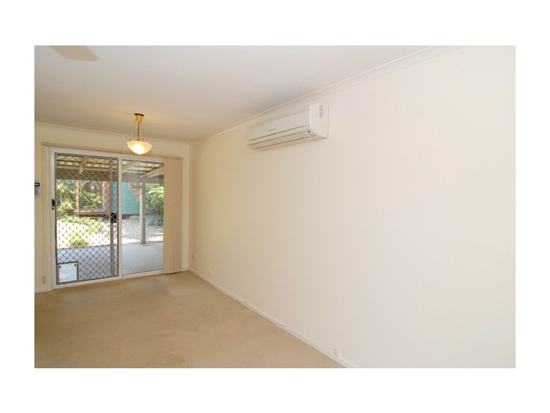 8 Timperley Court, Marsden QLD 4132