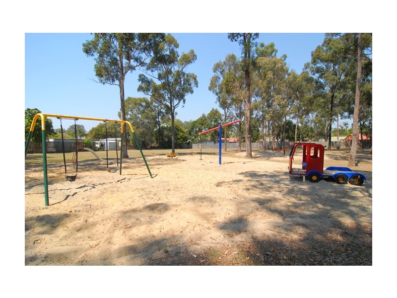 8 Timperley Court, Marsden QLD 4132