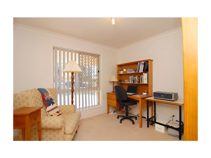 10 Beaufortia Court, Regents Park QLD 4118