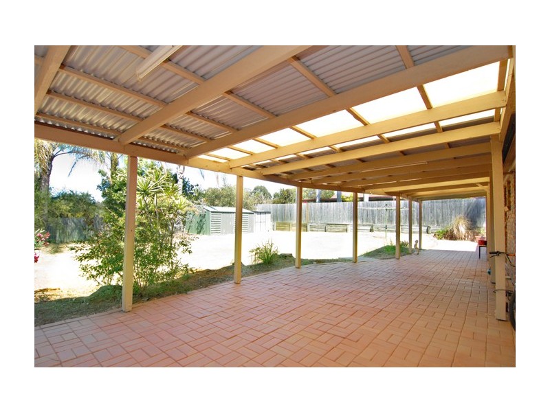 10 Beaufortia Court, Regents Park QLD 4118