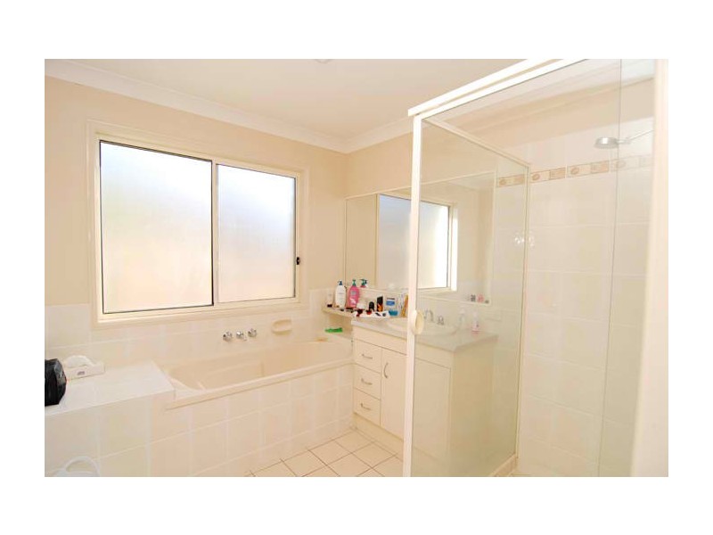 16 Dove Place, Springfield QLD 4300