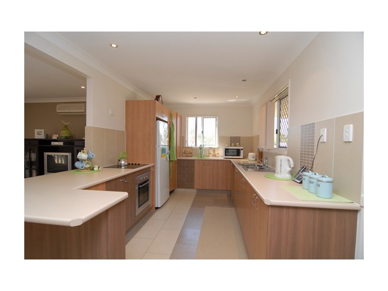 32 Highbury Drive, Crestmead QLD 4132