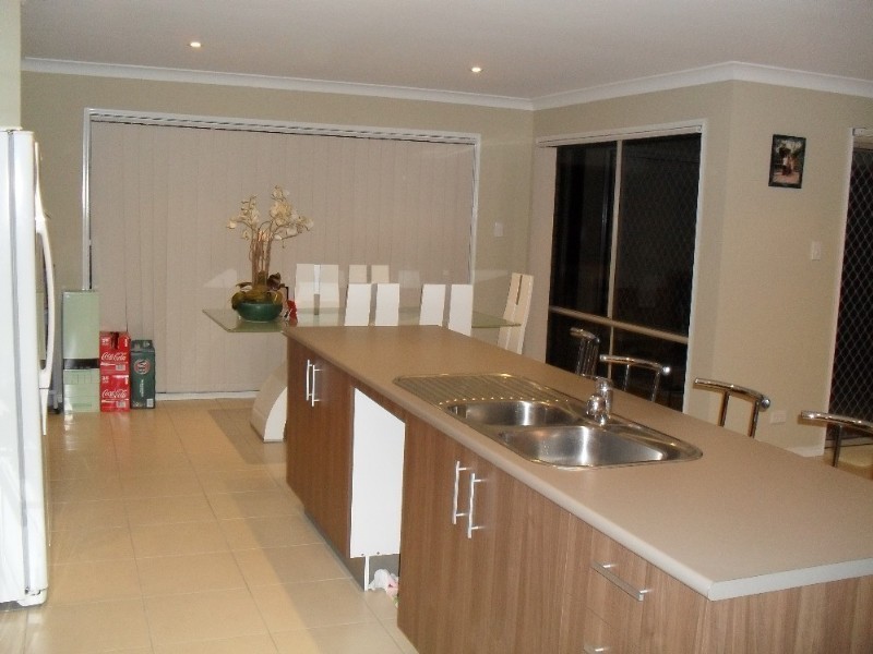 10-12 Mallard Court, New Beith QLD 4124