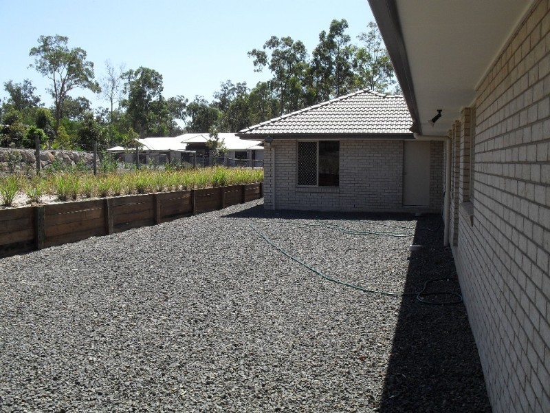 10-12 Mallard Court, New Beith QLD 4124