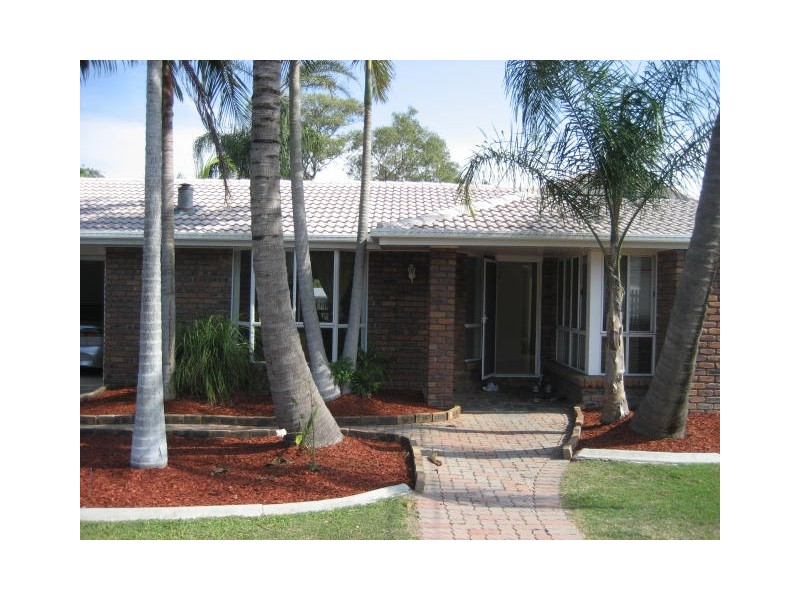 104 Parkroyal Crescent, Regents Park QLD 4118