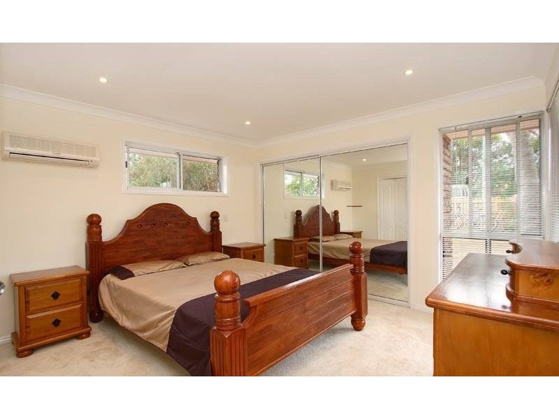 104 Parkroyal Crescent, Regents Park QLD 4118