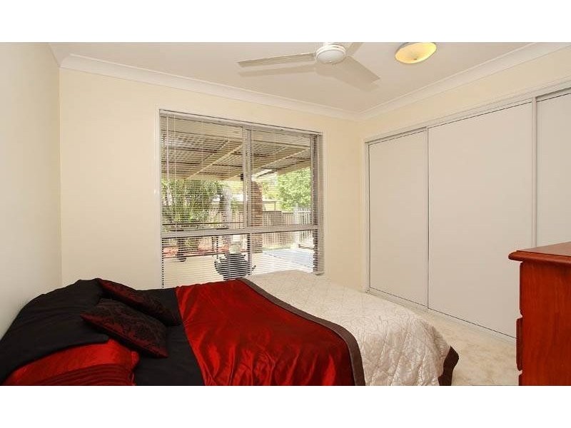 104 Parkroyal Crescent, Regents Park QLD 4118