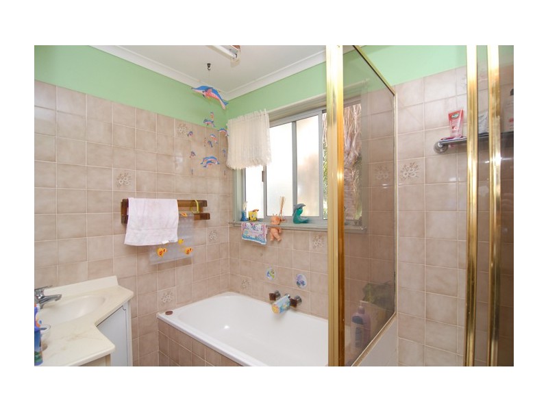 4 Montrose Avenue, Bethania QLD 4205