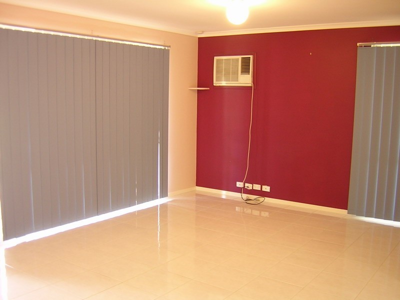 35 Thistle Street, Regents Park QLD 4118