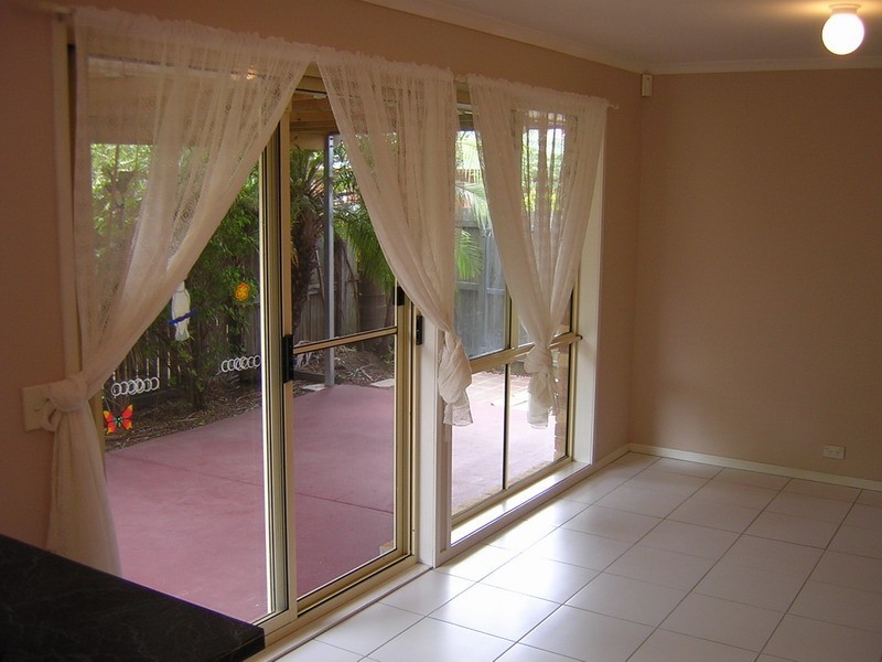 35 Thistle Street, Regents Park QLD 4118