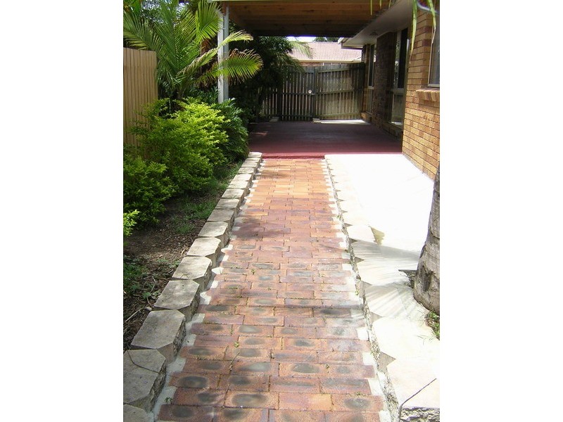 35 Thistle Street, Regents Park QLD 4118