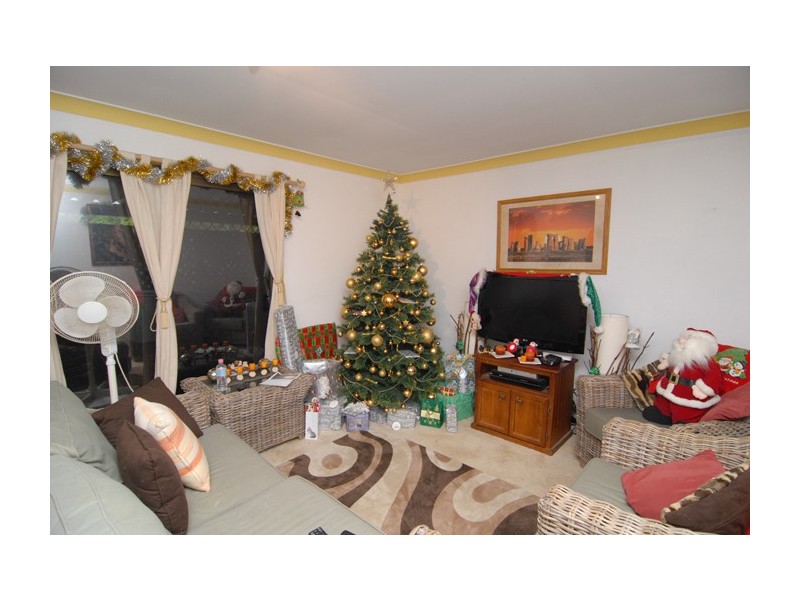6 Cresthill Avenue, Regents Park QLD 4118