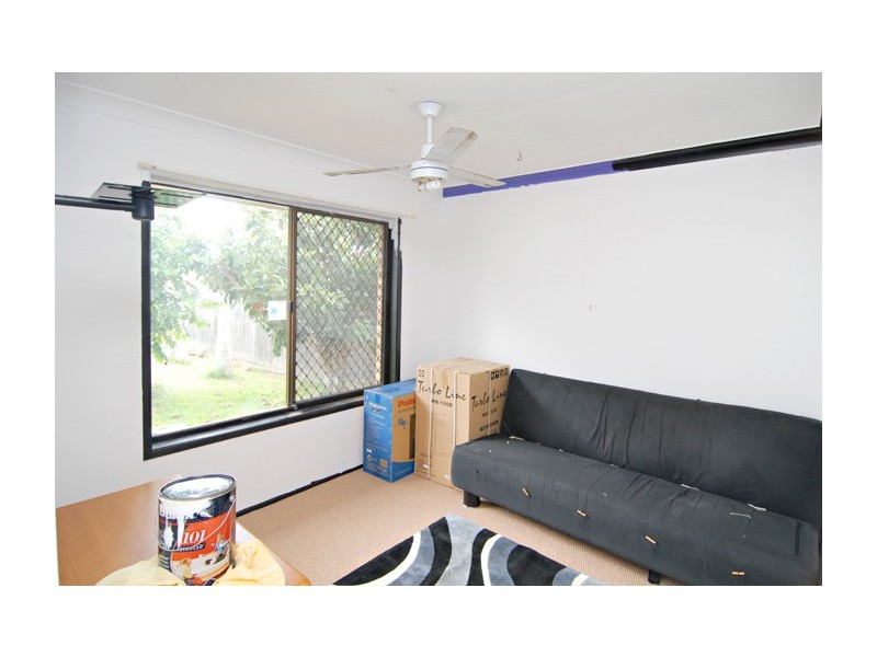 6 Cresthill Avenue, Regents Park QLD 4118