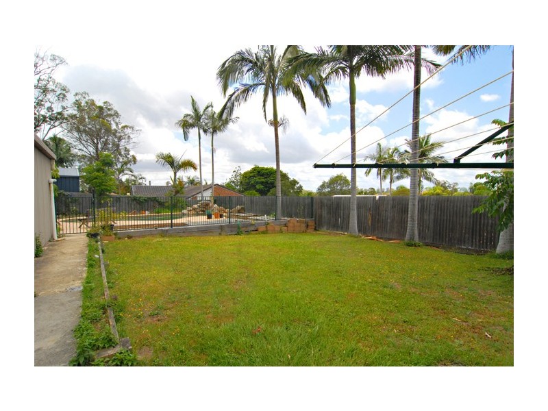 6 Cresthill Avenue, Regents Park QLD 4118