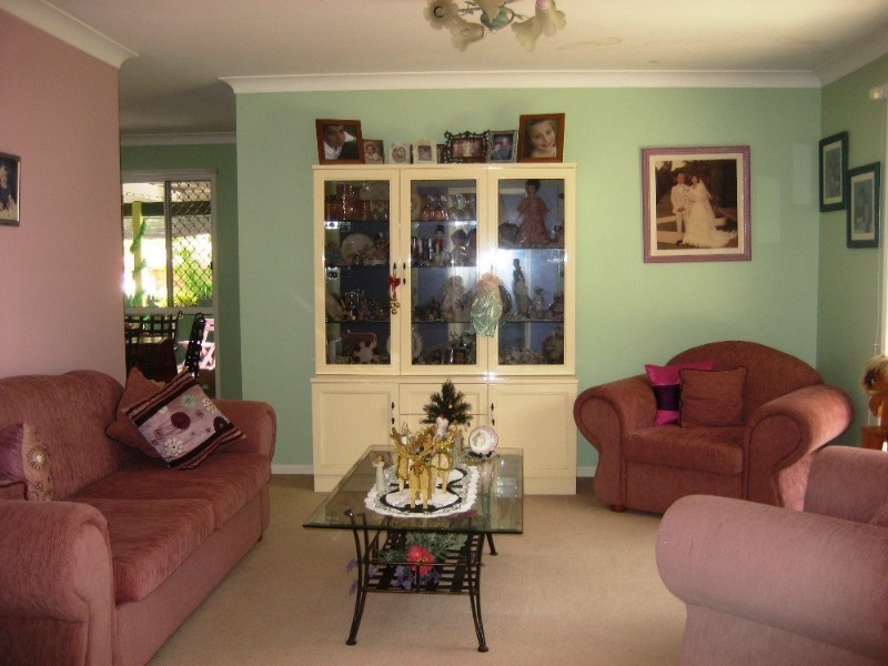 10 Acorus Court, Regents Park QLD 4118