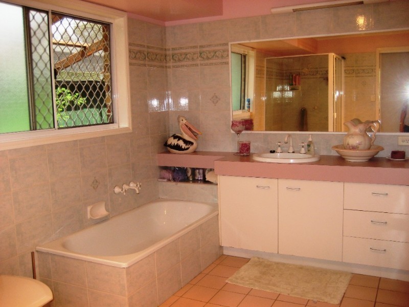 10 Acorus Court, Regents Park QLD 4118