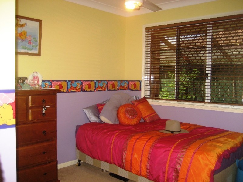 10 Acorus Court, Regents Park QLD 4118