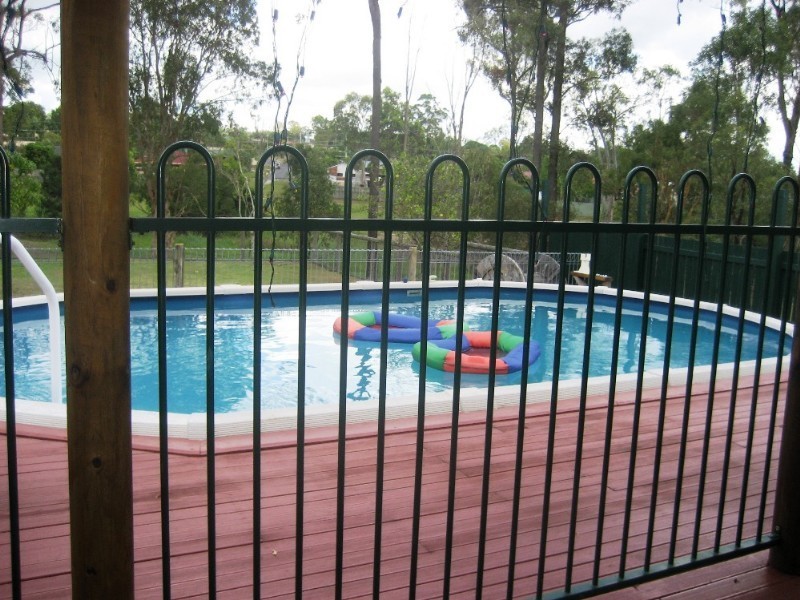 10 Acorus Court, Regents Park QLD 4118