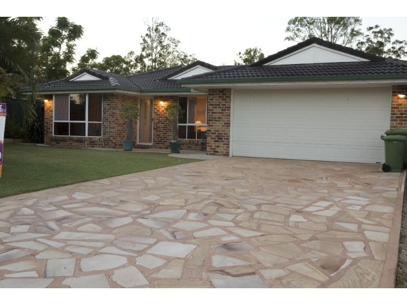 10 Acorus Court, Regents Park QLD 4118