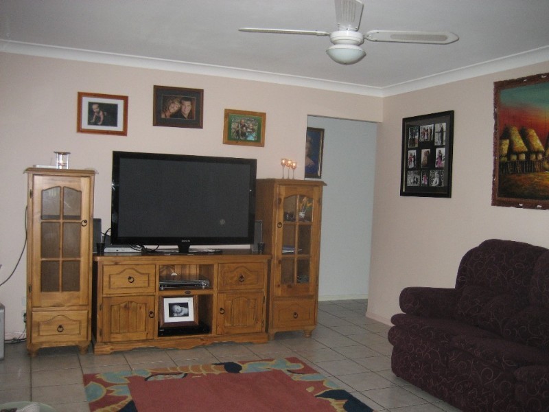 8 Gleditsia Close, Regents Park QLD 4118