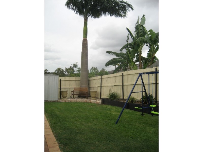 8 Gleditsia Close, Regents Park QLD 4118