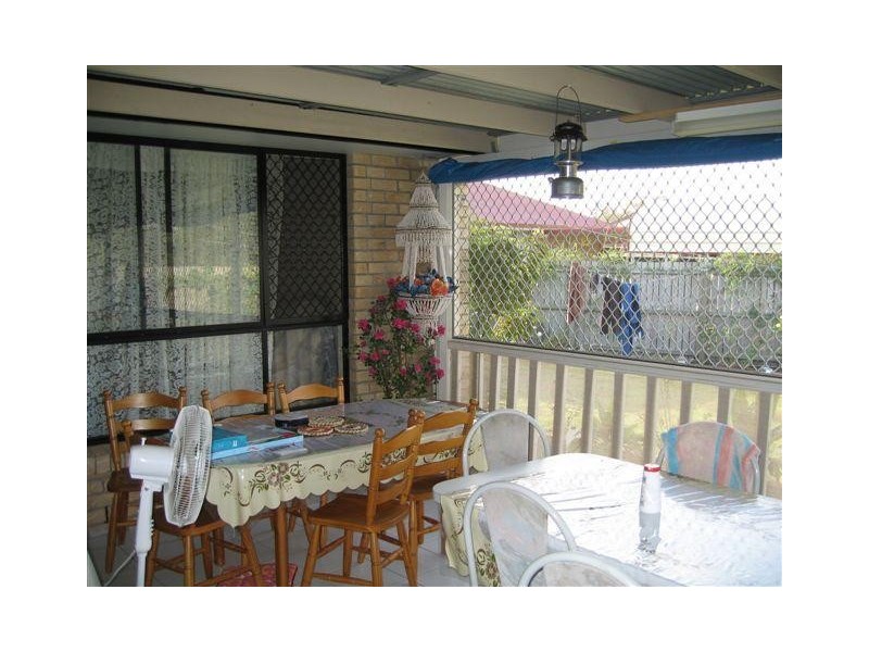 16 Lake Cooloola Court, Logan Reserve QLD 4133