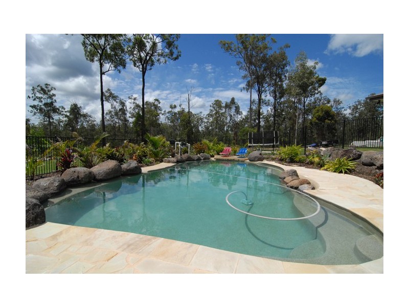 19-21 Pole Crescent, New Beith QLD 4124