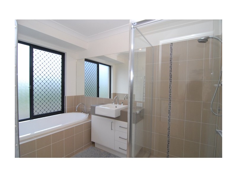 19-21 Pole Crescent, New Beith QLD 4124
