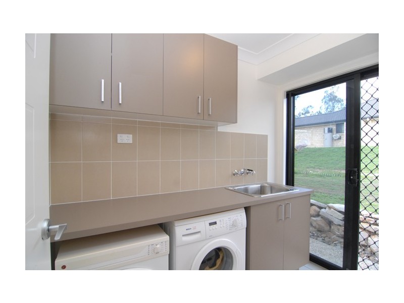 19-21 Pole Crescent, New Beith QLD 4124